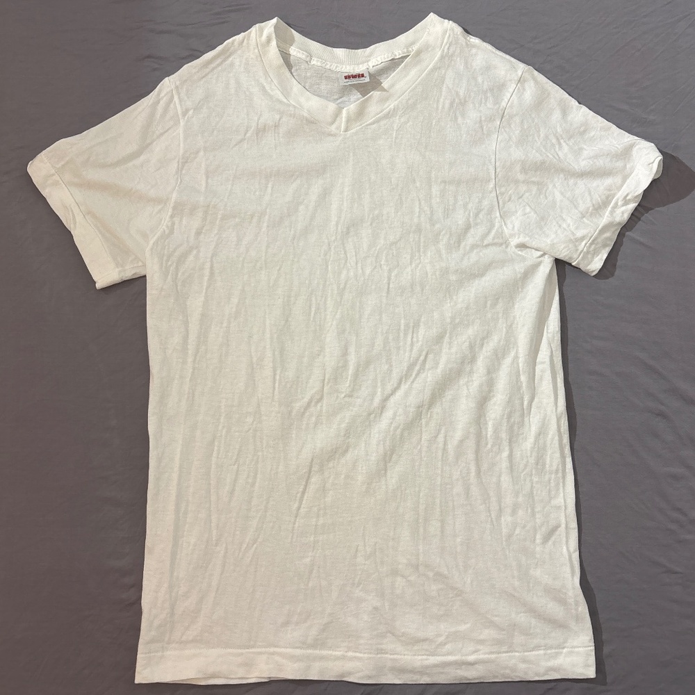 Vintage BVD 90’s Men’s V Neck Single Stitch White T-Shirt Size S